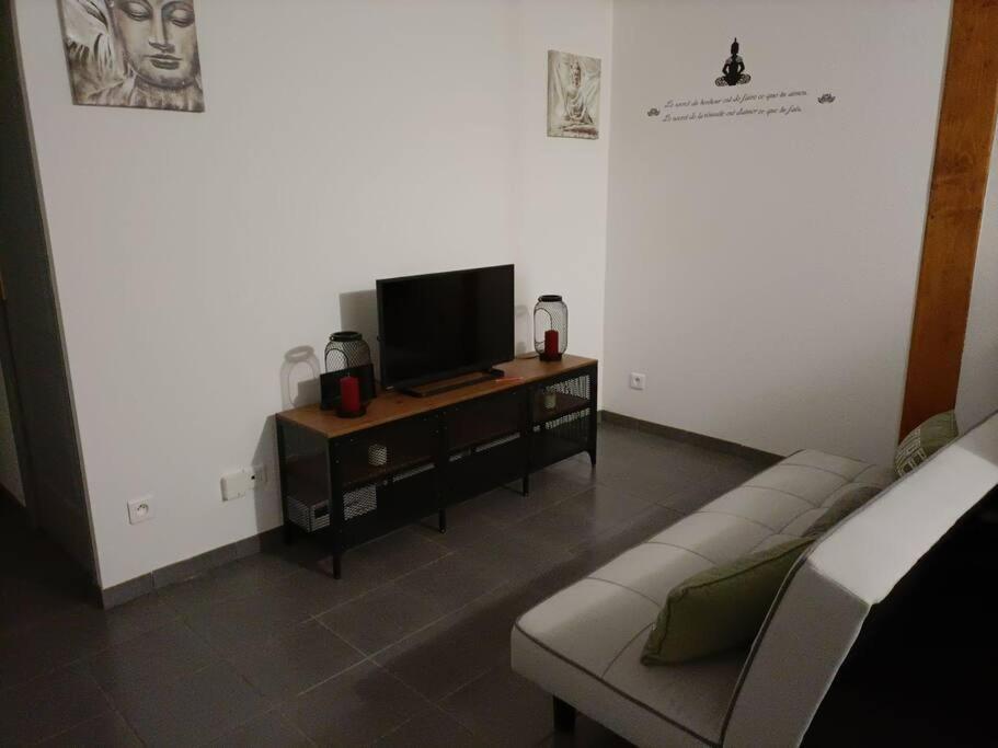 La Maison Du Bonheur Saint-Germain-Laval  外观 照片