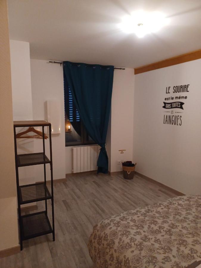 La Maison Du Bonheur Saint-Germain-Laval  外观 照片