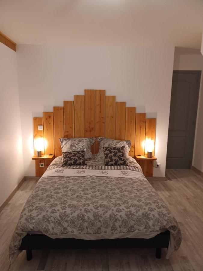 La Maison Du Bonheur Saint-Germain-Laval  外观 照片